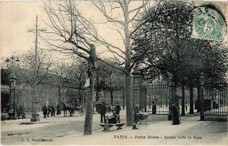 Carte postale ancienne Porte Dorée - Sortie vers le Bois à Paris 12e