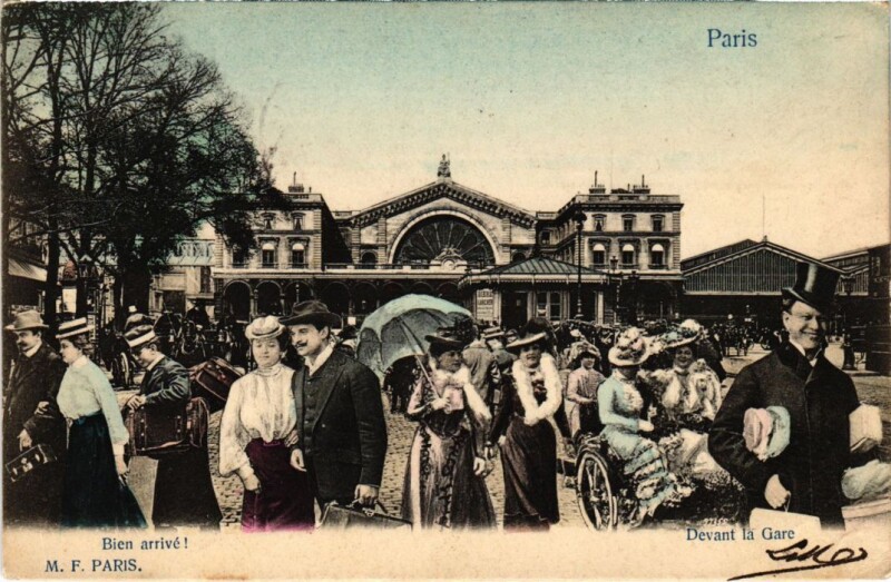 Carte postale ancienne Paris 10e devant la Gare à Paris 10e