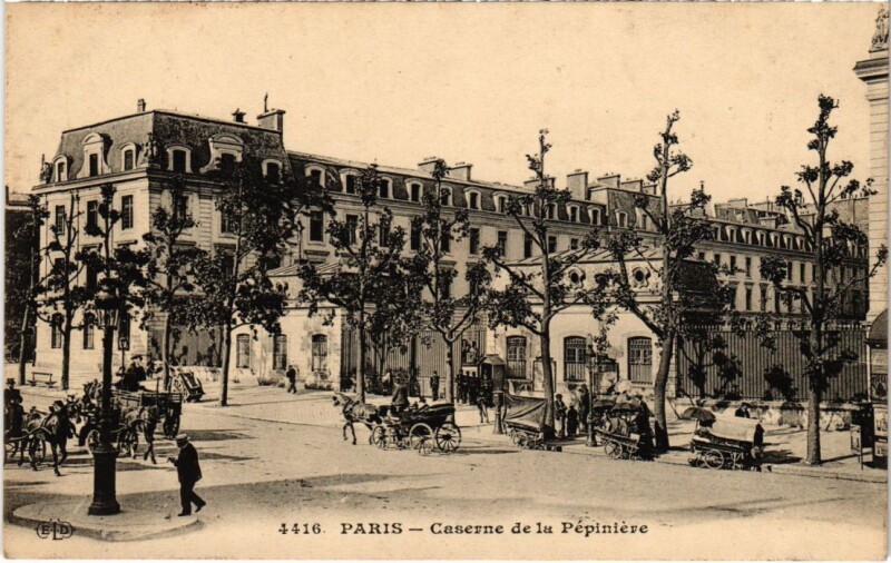 Carte postale ancienne Paris 17e - Caserne de la Pépiniére à Paris 8e