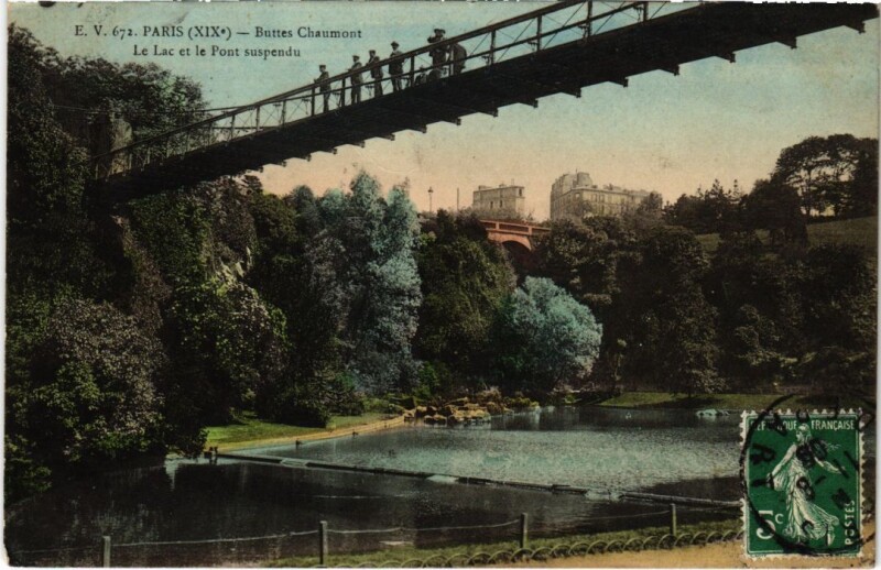 Carte postale ancienne Buttes-Chaumont - Le Lac et le Pont suspendu à Paris 19e