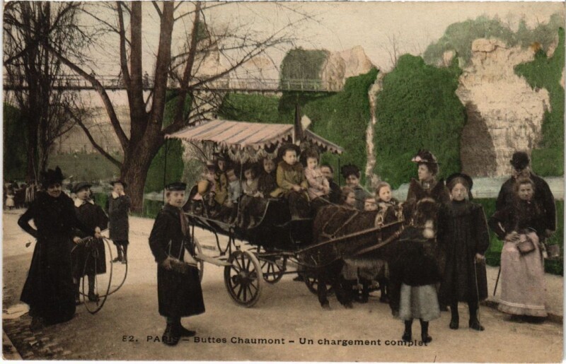 Carte postale ancienne Buttes-Chaumont - Un Chargement Complet à Paris 19e
