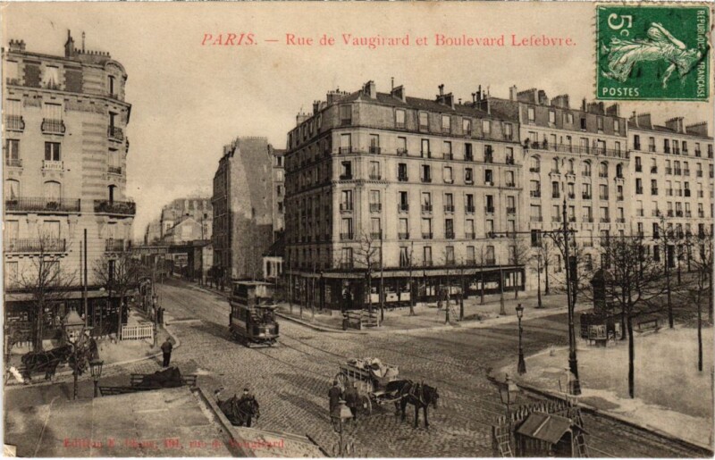 Carte postale ancienne Rue de Vaugirard et Boulevard Lefebvre à Paris 15e