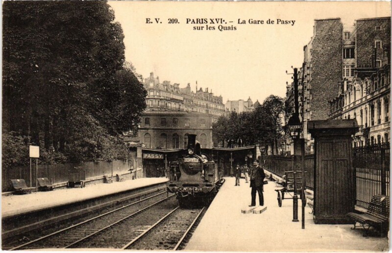 Carte postale ancienne La Gare de Passy - sur les Quais à Paris 16e