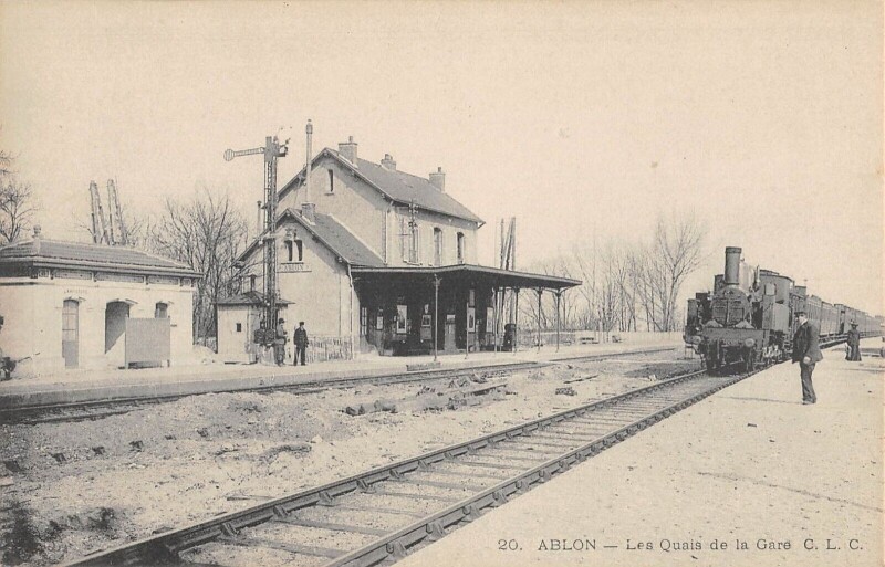 Carte postale ancienne Ablon / Les Quais De La Gare / Train / Locomoive