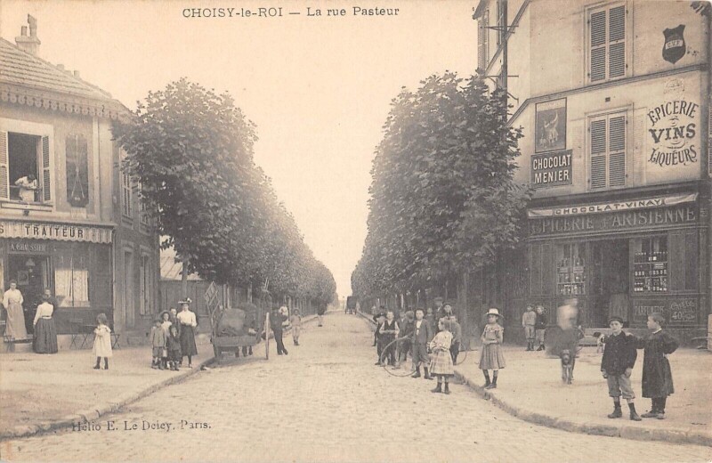 Carte postale ancienne Choisy Le Roi / La Rue Pasteur / Epicerie Parisienne / Enfants à Choisy-le-Roi