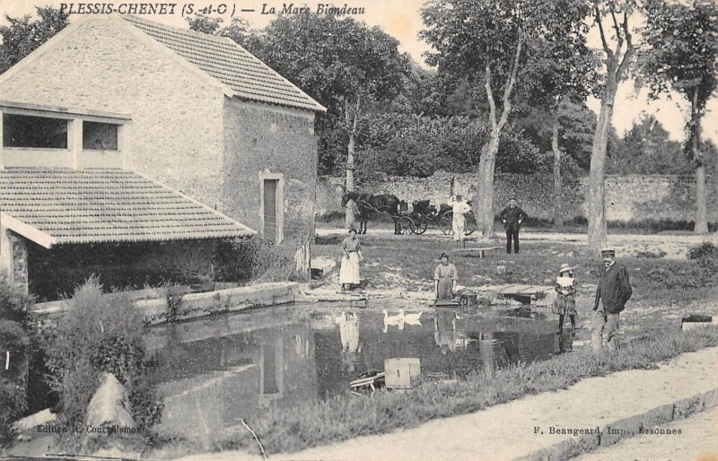 Carte postale ancienne Plessis Chenet - La Mare Blondeau - Lavandiere