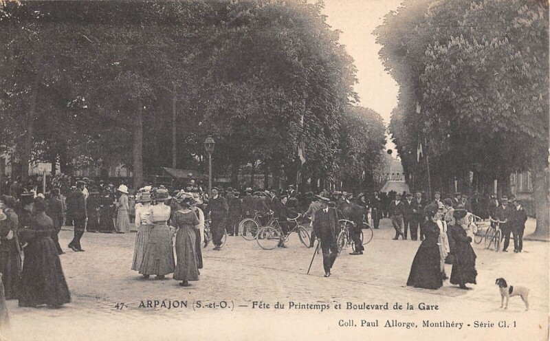 Carte postale ancienne Arpajon - Fete Du Printemps - Boulevard De La Gare à Arpajon
