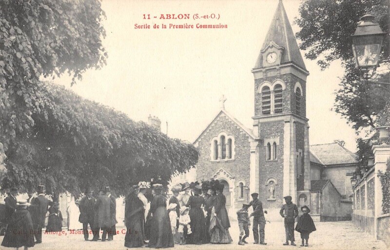 Carte postale ancienne Ablon - Sortie De La Premiere Communion