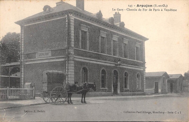 Carte postale ancienne Arpajon - La Gare - Chemin De Fer De Paris A Vendome - Attelage à Arpajon