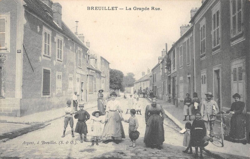Carte postale ancienne Breuillet - La Grande Rue - Enfants à Breuillet