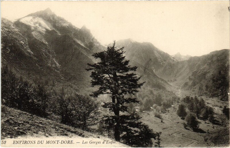 Carte postale ancienne Env du Mont-Dore Les Gorges d'Enfer France à Mont-Dore
