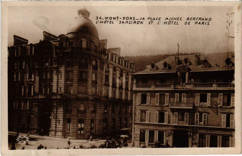 Carte postale ancienne Mont-Dore La Place Michel Bertrand France à Mont-Dore