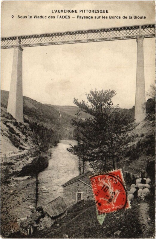 Carte postale ancienne Auvergne Sous le Viaduc des Fades France