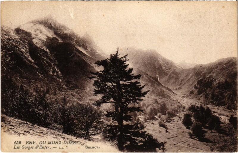 Carte postale ancienne Env du Mont-Dore Les Gorges d'Enfer France à Mont-Dore