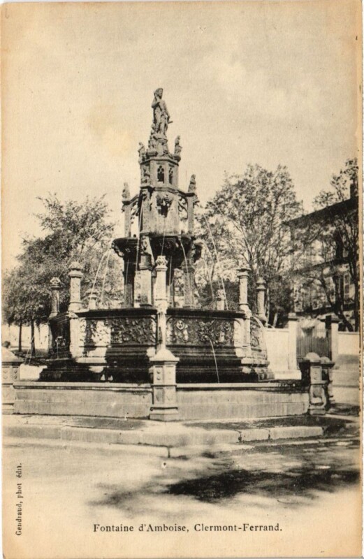 Carte postale ancienne Clermont-Ferrand Fontaine d'Amboise France à Clermont-Ferrand