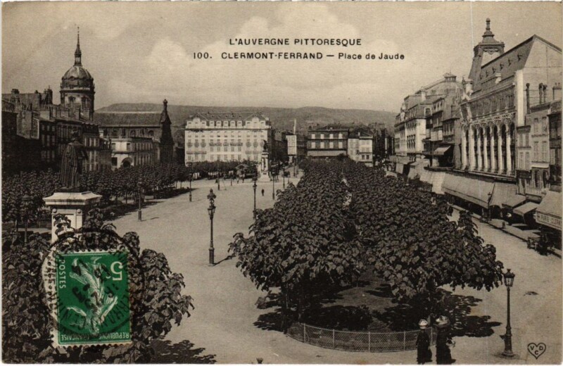 Carte postale ancienne Clermont-Ferrand Place de Jaude France à Clermont-Ferrand