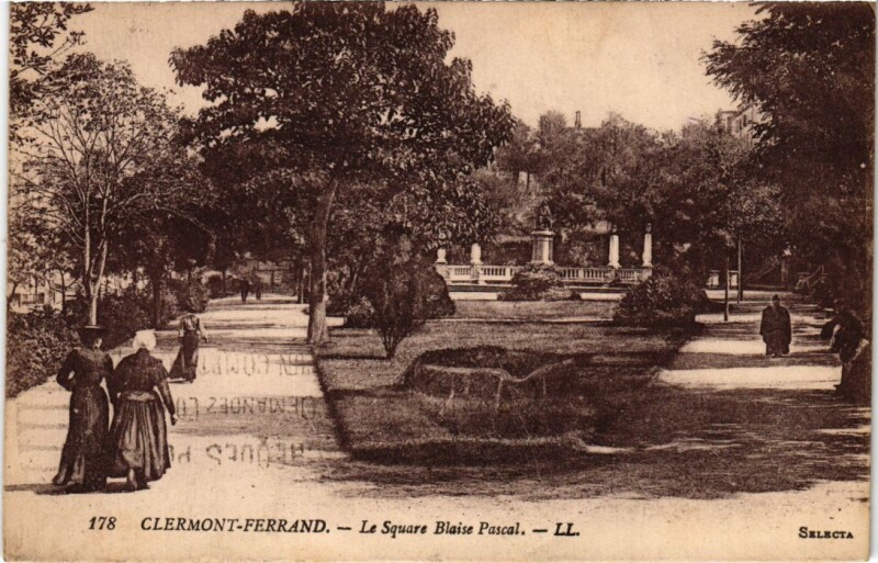 Carte postale ancienne Clermont-Ferrand Le Square Blaise Pascal France à Clermont-Ferrand