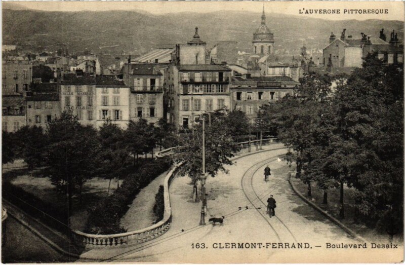 Carte postale ancienne Clermont-Ferrand Boulevard Desaix France à Clermont-Ferrand