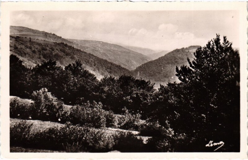 Carte postale ancienne Anzat-le-Luguet Les Gorges de la Ravelle France à Anzat-le-Luguet