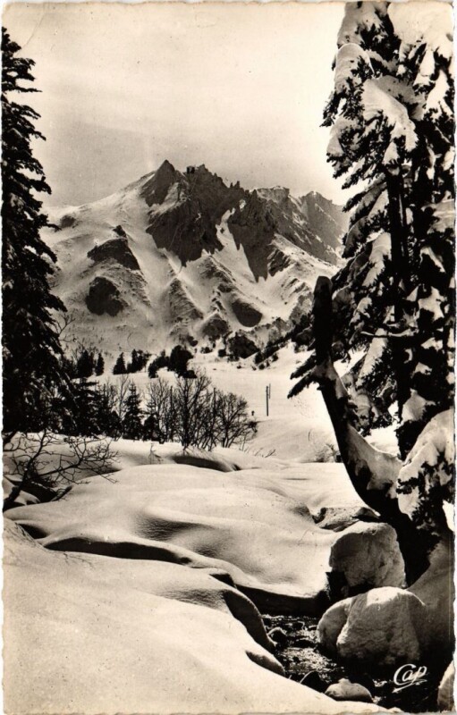 Carte postale ancienne Le Mont Dore Le Massif du Sancy et la Dore France à Mont-Dore
