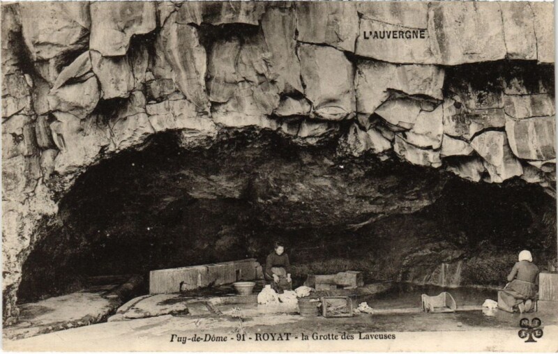 Carte postale ancienne Royat La Grotte des Laveuses France à Royat