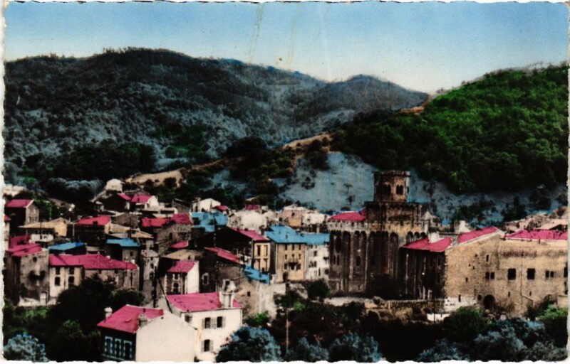 Carte postale ancienne Royat Vue sur le vieux Royat France à Royat