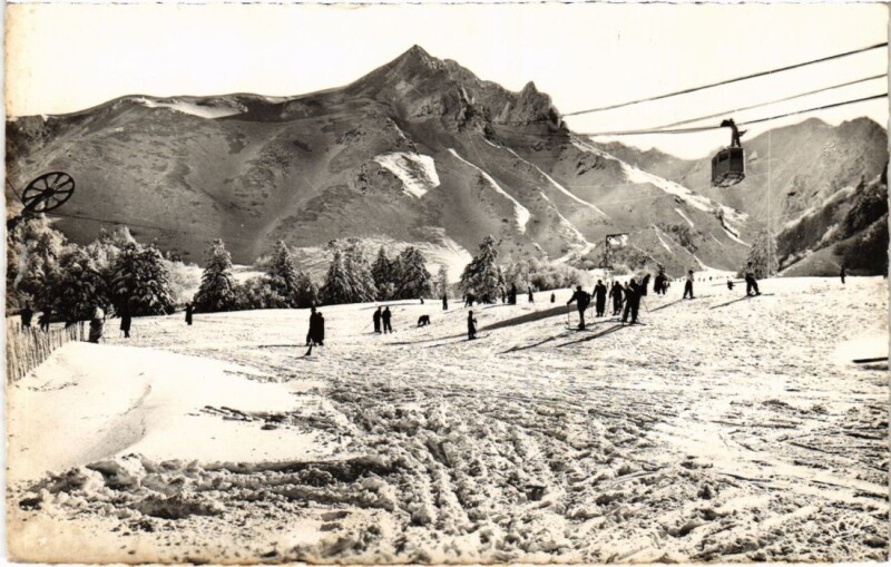Carte postale ancienne Le Mont Dore Le Sancy et le Teleferique France à Mont-Dore