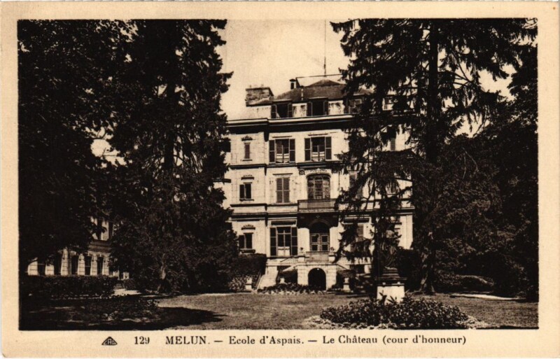 Carte postale ancienne Melun Ecole d'Aspais, Le Chateau France à Melun
