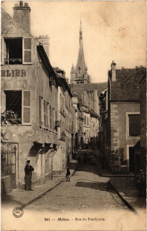 Carte postale ancienne Melun Rue du Presbytere France à Melun