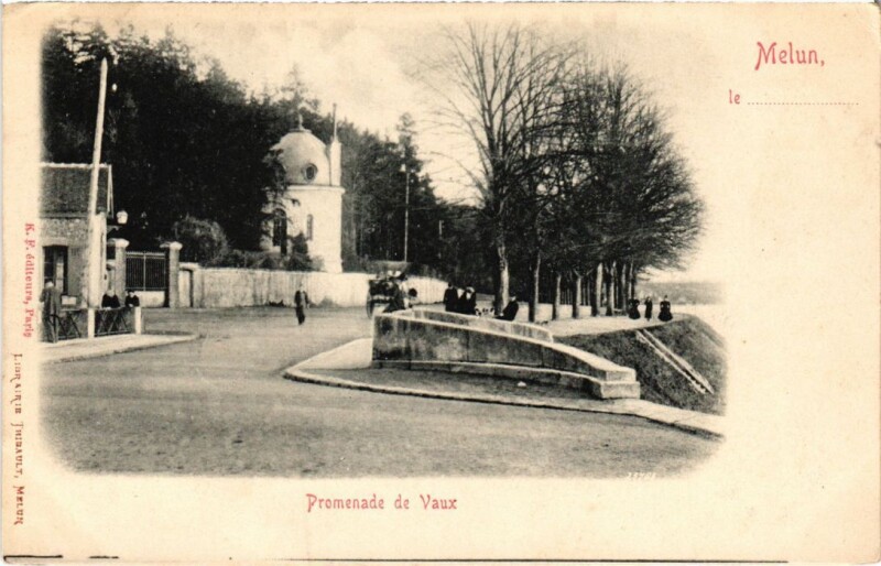Carte postale ancienne Melun Promenade de Vaux France à Melun
