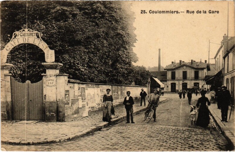 Carte postale ancienne Coulommiers Rue de la Gare France à Coulommiers
