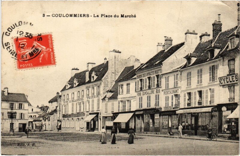 Carte postale ancienne Coulommiers La Place du Marche France à Coulommiers