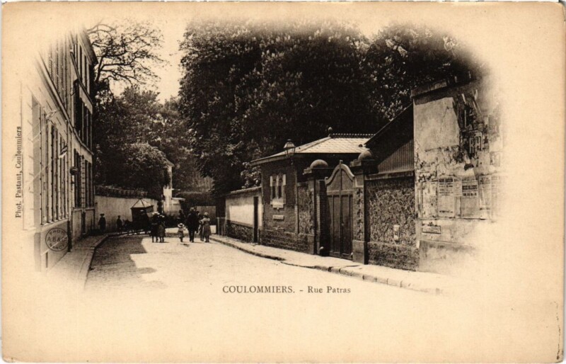 Carte postale ancienne Coulommiers Rue Patras France à Coulommiers