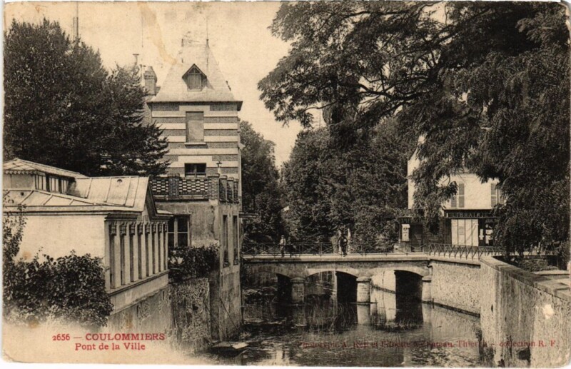 Carte postale ancienne Coulommiers Pont de la Ville France à Coulommiers