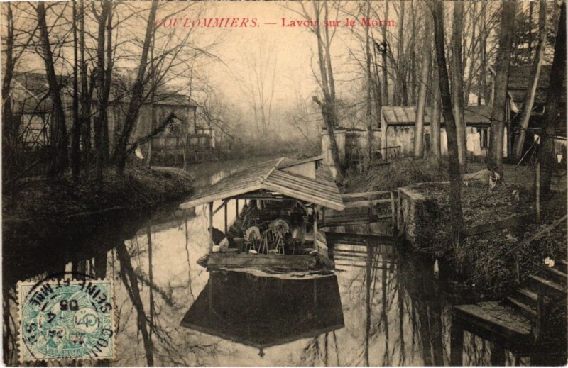 Carte postale ancienne Coulommiers Lavoir sur le Morin France à Coulommiers