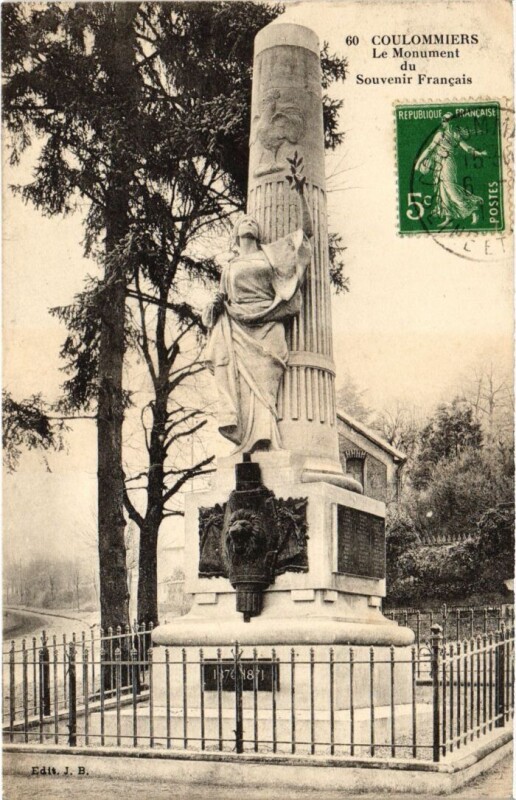 Carte postale ancienne Coulommiers Le Monument du Souvenir Francais France à Coulommiers