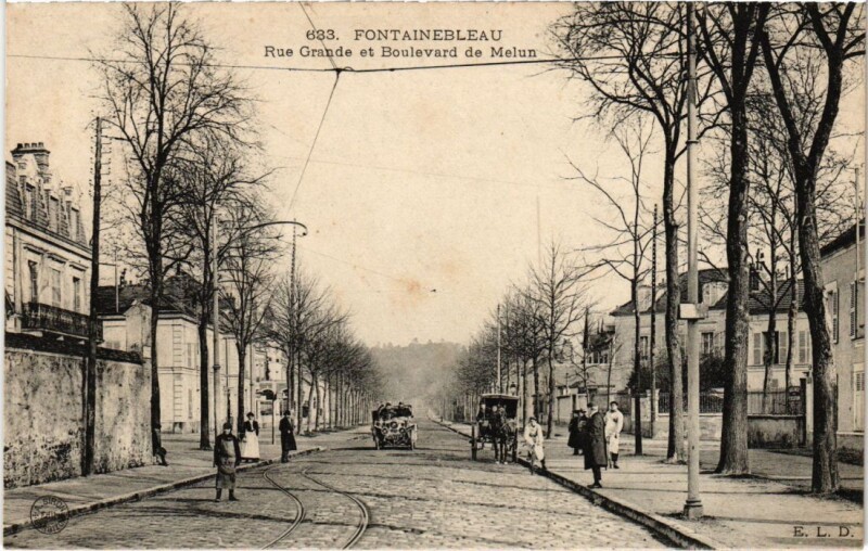 Carte postale ancienne Fontainebleau Grande Rue et Boulevard de Melun France à Fontainebleau