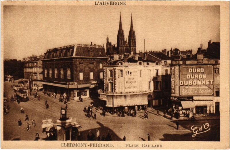 Carte postale ancienne Clermont-Ferrand Place Gaillard France à Clermont-Ferrand