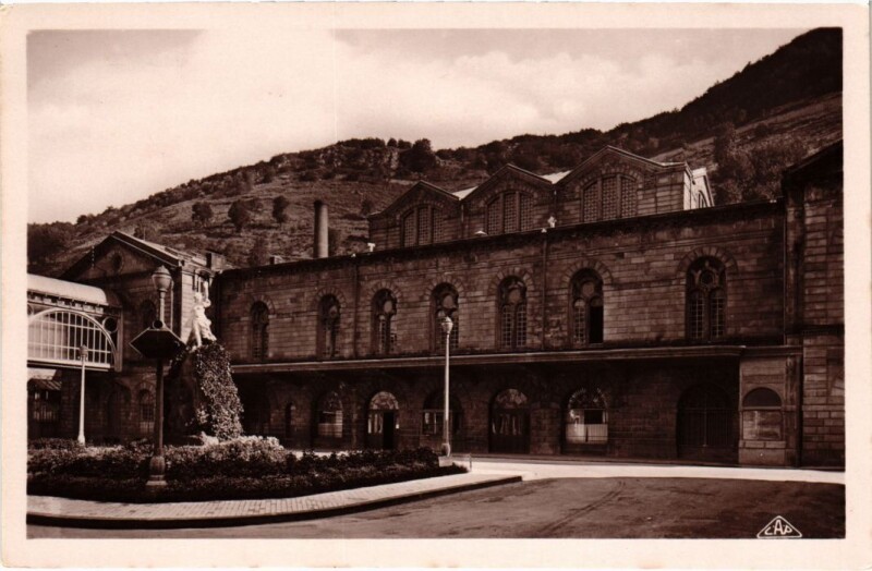 Carte postale ancienne Le Mont Dore Etablissement Thermal France à Mont-Dore