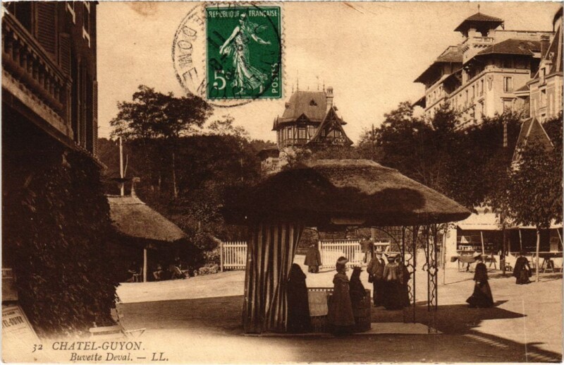 Carte postale ancienne Chatel-Guyon Buvette Deval France