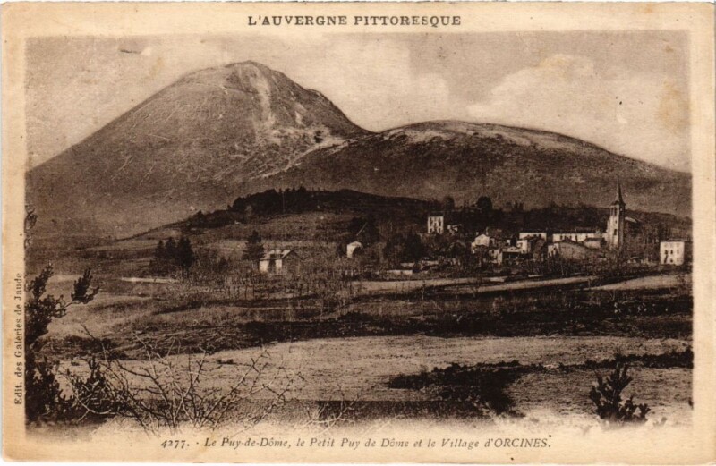 Carte postale ancienne Puy de Dome Village d'Orcines France à Orcines