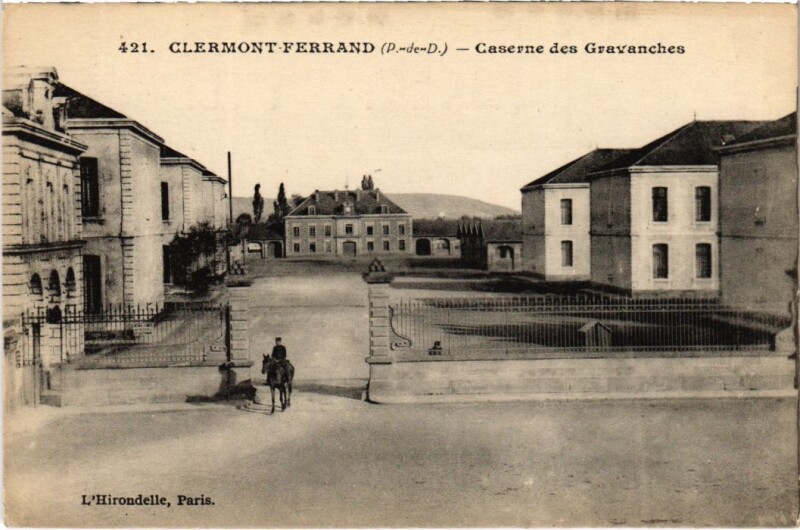 Carte postale ancienne Clermont-Ferrand Casrene des Gravanches France à Clermont-Ferrand