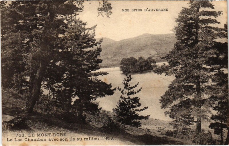 Carte postale ancienne Le Mont Dore Le Lac Chambon France à Mont-Dore