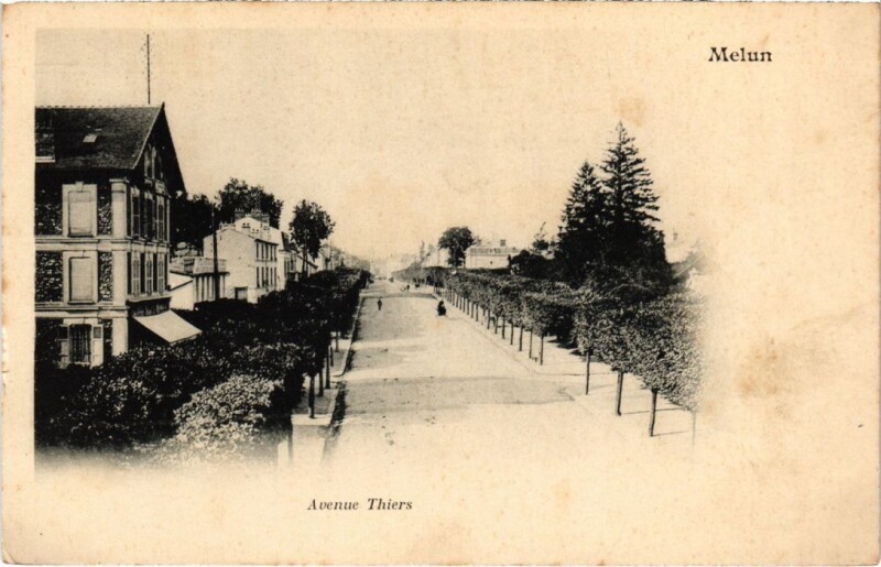 Carte postale ancienne Melun Avenue Thiers France à Melun