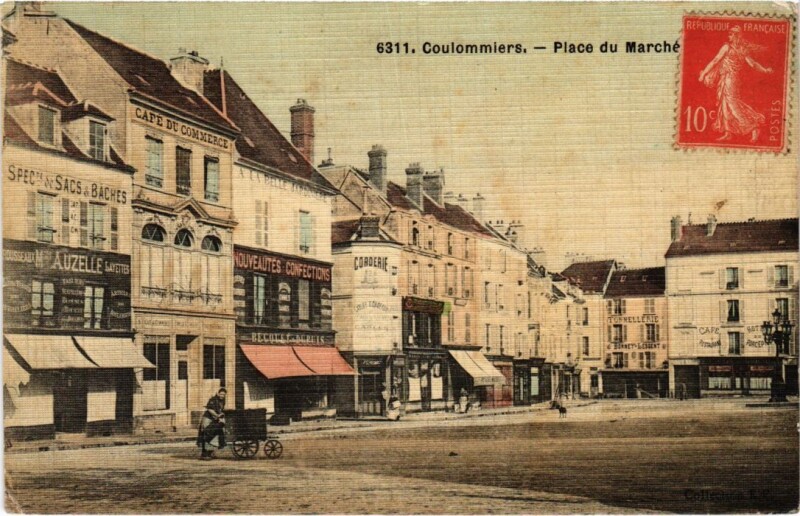 Carte postale ancienne Coulommiers Place du Marche France à Coulommiers