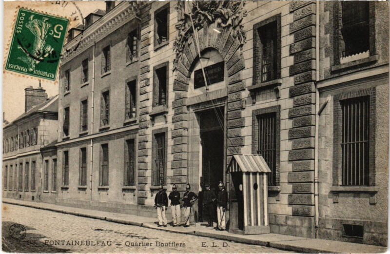 Carte postale ancienne Fontainebleau Quartier Boufflers France à Fontainebleau