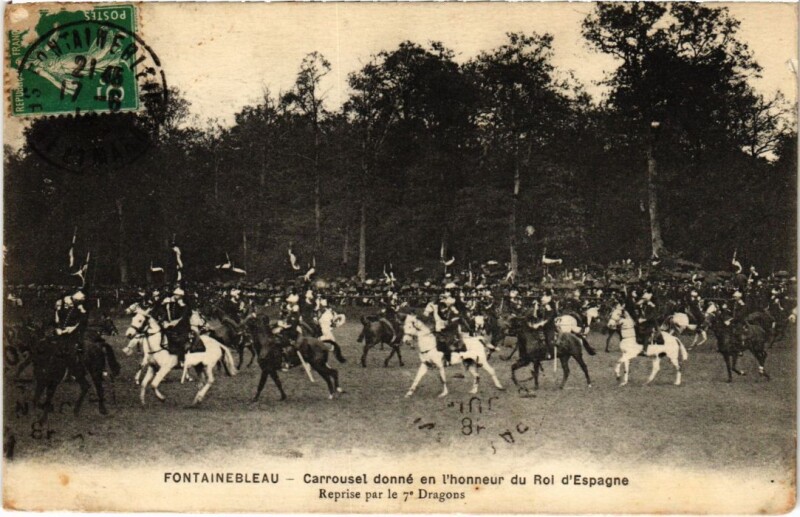 Carte postale ancienne Fontainebleau Reprise par le 7e Dragons France à Fontainebleau