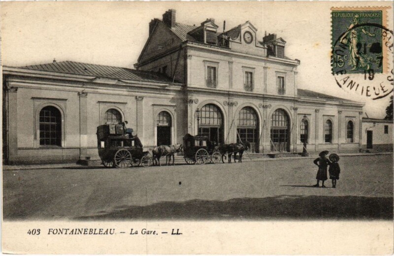 Carte postale ancienne Fontainebleau La Gare France à Fontainebleau