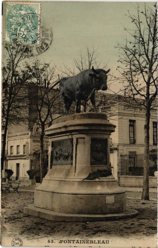 Carte postale ancienne Fontainebleau Statue de la Place France à Fontainebleau