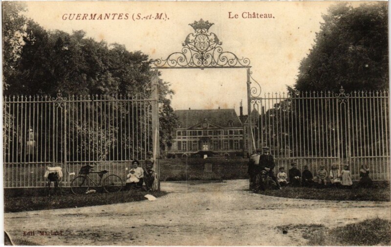 Carte postale ancienne Guermantes Le Chateau France à Guermantes